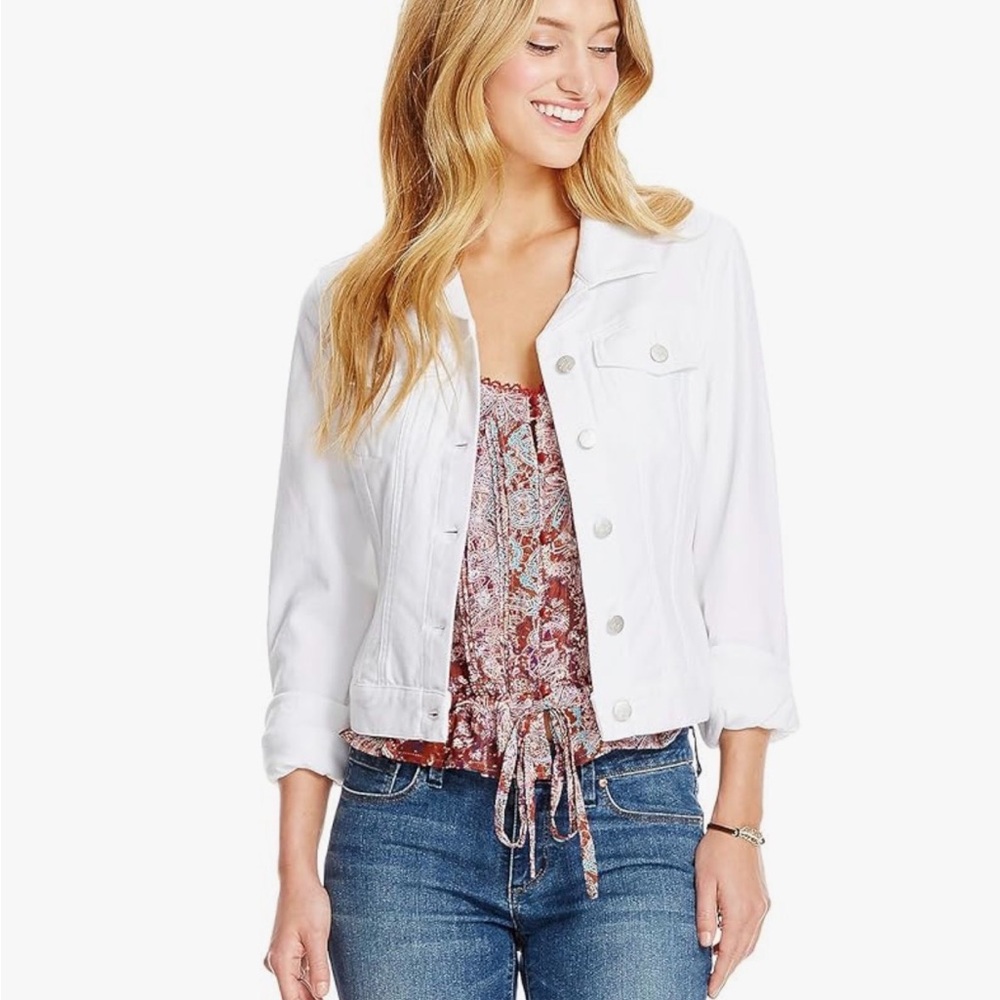 Jessica Simpson womens Pixie Classic Feminine Fit Crop Jean Jacket